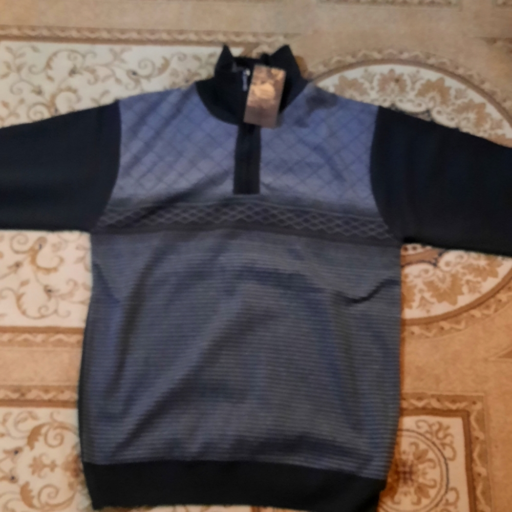 Vertical sport sweater